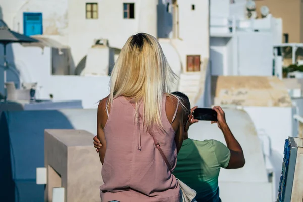 Santorini Oia Grecia Octubre 2021 Multitud Turistas Visitan Famosa Ciudad — Foto de Stock