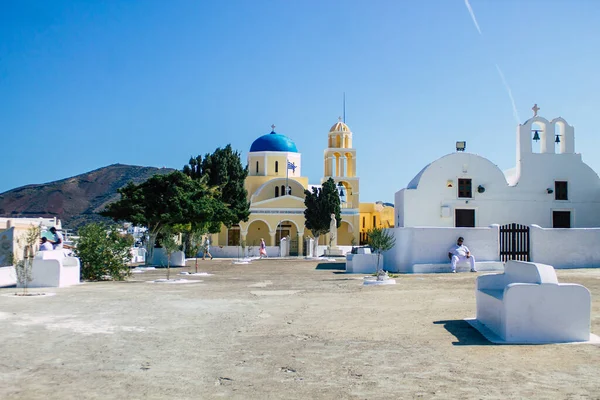 Santorini Oia Grecia Octubre 2021 Iglesia Ortodoxa Tradicional Situada Ciudad — Foto de Stock