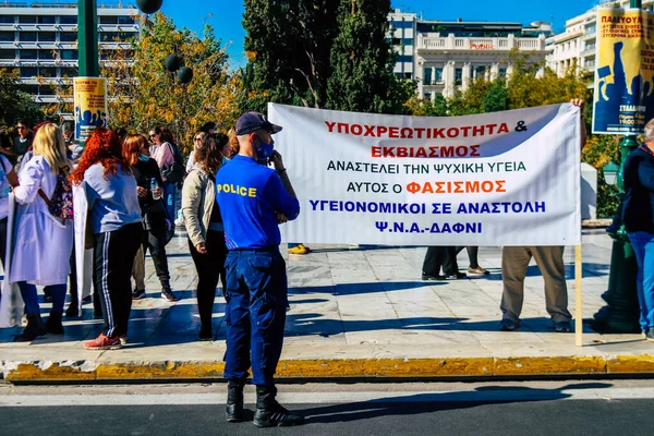 그리스 아테네 2021 경찰은 그리스를 코로나 바이러스가 유행하는 아테네 거리에서 — 스톡 사진