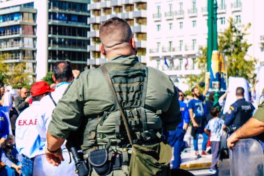 Atina, Yunanistan - Yunanistan - 03 Kasım 2021 Yunanistan 'ı vuran koronavirüs salgını sırasında sağlık çalışanlarının Atina sokaklarında Yunan hükümetine karşı bir gösteri düzenlemesi