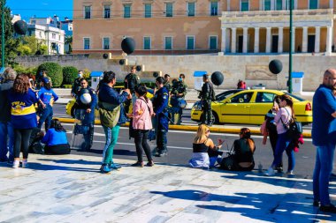 Atina, Yunanistan - Yunanistan - 03 Kasım 2021 Yunanistan 'ı vuran koronavirüs salgını sırasında sağlık çalışanlarının Atina sokaklarında Yunan hükümetine karşı bir gösteri düzenlemesi