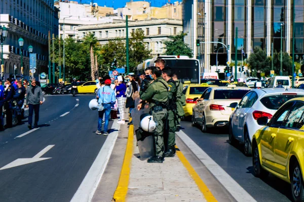 Atenas Grecia Noviembre 2021 Policía Manifestante Enfrentan Cara Cara Durante —  Fotos de Stock