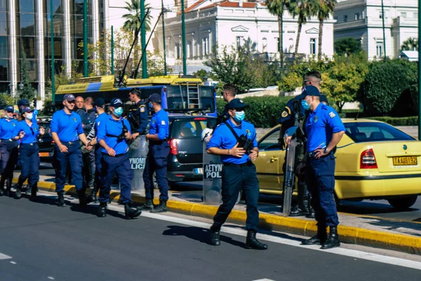 Atenas Grecia Noviembre 2021 Policía Manifestante Enfrentan Cara Cara Durante —  Fotos de Stock