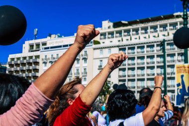 Atina, Yunanistan - Yunanistan 'ı vuran koronavirüs salgını sırasında Atina sokaklarında hemşireler ve sağlık personeli tarafından Yunan hükümetine karşı düzenlenen protestolar