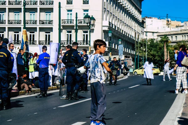 Ateny Grecja Listopada 2021 Dzieciak Podczas Demonstracji Pracowników Służby Zdrowia — Zdjęcie stockowe