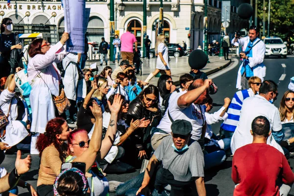 Atina Yunanistan Yunanistan Vuran Koronavirüs Salgını Sırasında Atina Sokaklarında Oturan — Stok fotoğraf