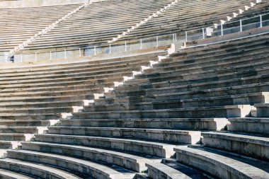 Atina, Yunanistan - 05 Kasım 2021 Panathenaic Stadyumu, Atina 'daki sporların dünya sembolü, ilk Modern Olimpiyat Oyunları Stadyumu ve dünyadaki eşsiz mermer stadyum