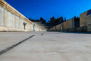 Atina, Yunanistan - 05 Kasım 2021 Panathenaic Stadyumu, Atina 'daki sporların dünya sembolü, ilk Modern Olimpiyat Oyunları Stadyumu ve dünyadaki eşsiz mermer stadyum