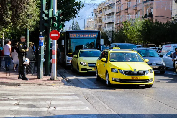 Athens Greece November 2021 Taxi Driving Streets Athens Coronavirus Epidemic — Stock Photo, Image