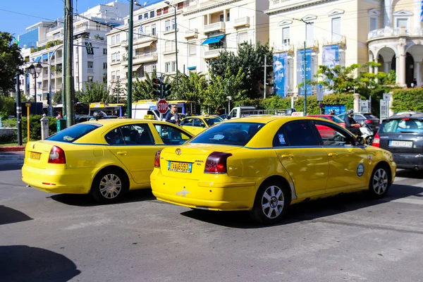 Athene Griekenland November 2021 Taxi Rijdt Straten Van Athene Tijdens — Stockfoto