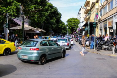 Atina, Yunanistan - Yunanistan 'ı vuran koronavirüs salgını sırasında Atina şehir merkezinde 08 Kasım 2021 trafik sıkışıklığı