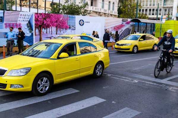 Athens Greece November 2021 Taxi Driving Streets Athens Coronavirus Epidemic — Stock Photo, Image