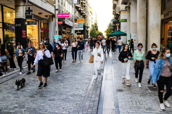 그리스 아테네 2021 무거리에서 그리스를 코로나 바이러스가 유행하는 동안걷고 쇼핑하는 — 스톡 사진