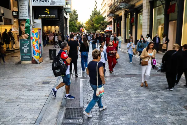 Atény Řecko Listopadu 2021 Dav Lidí Chodí Nakupují Ermou Ulici — Stock fotografie