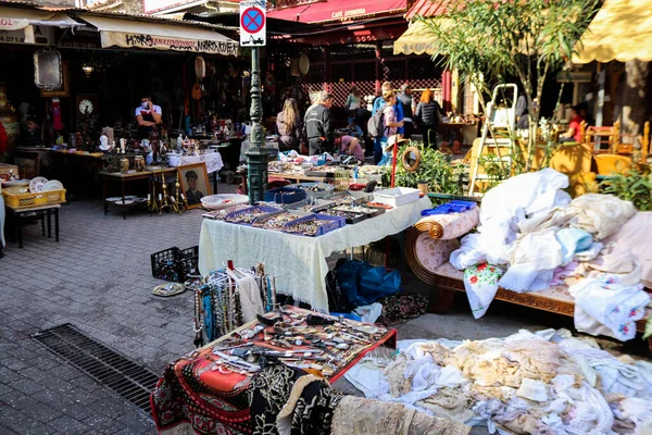 아테네 2021 Monastiraki Flea Market 비비시 광장에는 골동품 손으로 물건을 — 스톡 사진