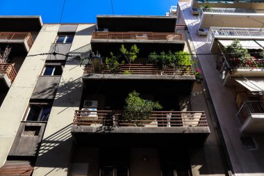 Atina, Yunanistan - Exarchia ilçesinde bulunan 08 Kasım 2021 Bina, Atina 'nın asi bölgesi, sembolik bir şehir ve Yunanistan' ın başkenti olarak kabul ediliyor