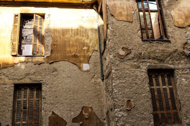 Atina, Yunanistan - Exarchia ilçesinde bulunan 08 Kasım 2021 Bina, Atina 'nın asi bölgesi, sembolik bir şehir ve Yunanistan' ın başkenti olarak kabul ediliyor