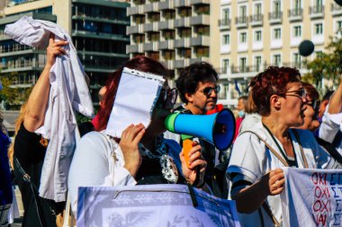 Atina, Yunanistan - Yunanistan 'ı vuran koronavirüs salgını sırasında Atina sokaklarında hemşireler ve sağlık personeli tarafından Yunan hükümetine karşı düzenlenen protestolar