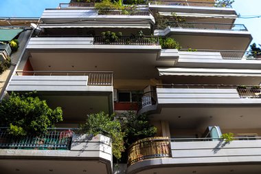 Atina, Yunanistan - Exarchia ilçesinde bulunan 08 Kasım 2021 Bina, Atina 'nın asi bölgesi, sembolik bir şehir ve Yunanistan' ın başkenti olarak kabul ediliyor