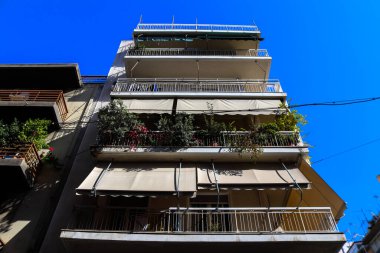 Atina, Yunanistan - Exarchia ilçesinde bulunan 08 Kasım 2021 Bina, Atina 'nın asi bölgesi, sembolik bir şehir ve Yunanistan' ın başkenti olarak kabul ediliyor