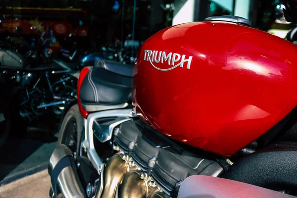 Atenas Grecia Noviembre 2021 Triumph Motocicletas Estacionadas Frente Concesionario Mayor — Foto de Stock