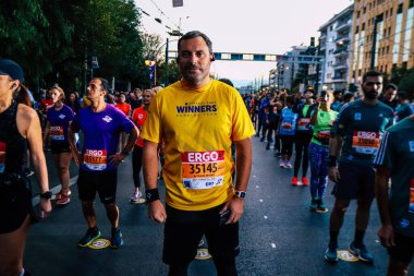 38. Otantik Atina 'daki 10 kilometrelik yol yarışlarının koşucuları, Coronavirus salgınının Yunanistan' ı vurması sonrasında geçen yıl yarışma iptal edildi.