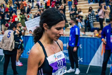 Atina, Yunanistan - 38. Otantik Atina Maratonu 'nun bitiminde 14 Kasım 2021 Koşu, geçen yıl Yunanistan' ı vuran koronavirüs salgını sonrasında yarışma iptal edildi