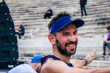 Atina, Yunanistan - 38. Otantik Atina Maratonu 'nun bitiminde 14 Kasım 2021 Koşu, geçen yıl Yunanistan' ı vuran koronavirüs salgını sonrasında yarışma iptal edildi
