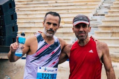 Atina, Yunanistan - 38. Otantik Atina Maratonu 'nun bitiminde 14 Kasım 2021 Koşu, geçen yıl Yunanistan' ı vuran koronavirüs salgını sonrasında yarışma iptal edildi