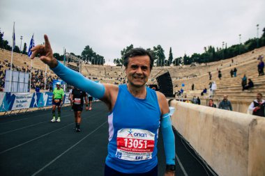 Atina, Yunanistan - 38. Otantik Atina Maratonu 'nun bitiminde 14 Kasım 2021 Koşu, geçen yıl Yunanistan' ı vuran koronavirüs salgını sonrasında yarışma iptal edildi