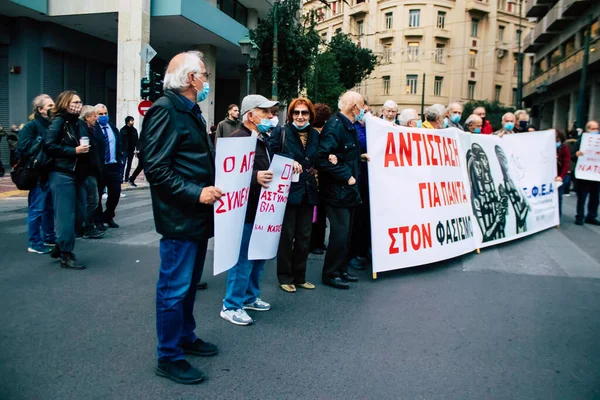 아테네의 거리에서의 정권에 반대하는 1973 봉기를 기념하는 — 스톡 사진