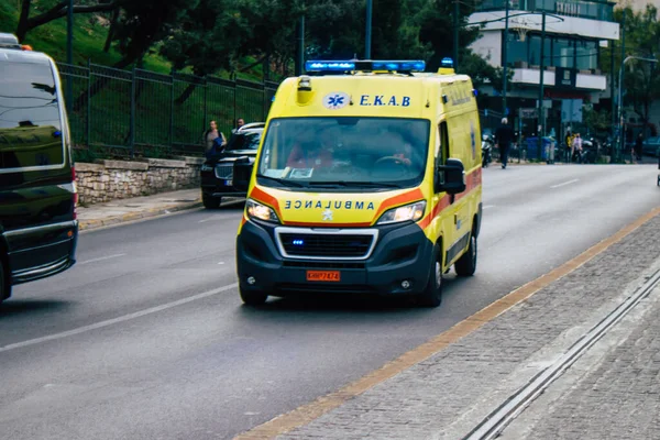 Atene Grecia Novembre 2021 Ambulanza Greca Guida Strade Atene Durante — Foto Stock