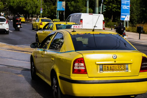 Atény Řecko Listopad 2021 Taxi Jízdy Ulicích Atén Během Epidemie — Stock fotografie