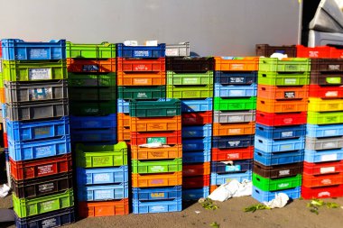 Limasol, Kıbrıs - 27 Kasım 2021 Sebze ve meyveler, Kıbrıs Rum Kesimi 'nde meydana gelen koronavirüs salgını sırasında Limasol' da satıldı.
