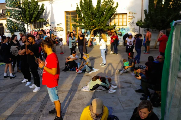 리마솔 2021 사람들은 로스를 강타하고 코로나 바이러스가 유행하는 리마솔 거리에서 — 스톡 사진