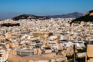 Atina, Yunanistan - 22 Kasım 2021 Panoramik Atina manzarası ve sembolik bir şehir ve Yunanistan 'ın başkenti