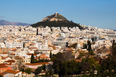 Atina, Yunanistan - 22 Kasım 2021 Panoramik Atina manzarası ve sembolik bir şehir ve Yunanistan 'ın başkenti