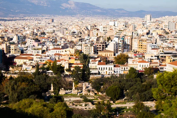 Atina, Yunanistan - 22 Kasım 2021 Panoramik Atina manzarası ve sembolik bir şehir ve Yunanistan 'ın başkenti