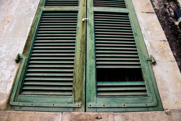 Limassol Cyprus December 2021 Detailed Close Old Window Totally Damaged — Stock Photo, Image