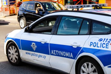 Limasol, Kıbrıs - 03 Aralık 2021 Kıbrıs Rum Kesimi 'ni vuran koronavirüs salgını sırasında Limasol şehir merkezi