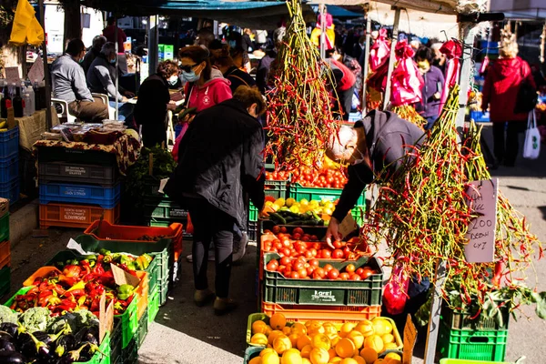 Limassol Chipre Dezembro 2021 Pessoas Que Fazem Compras Mercado Sábado — Fotografia de Stock