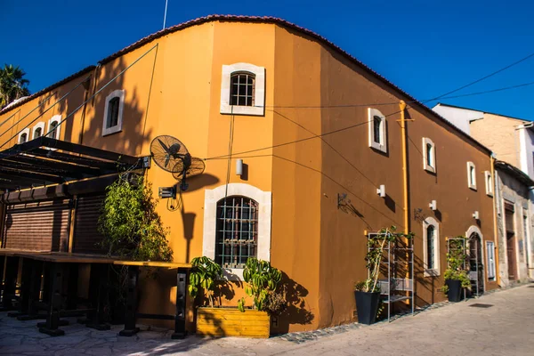 塞浦路斯利马索尔 2021年12月11日 位于塞浦路斯岛利马索尔市中心的旧城区 是一座古城的建筑和街道 — 图库照片