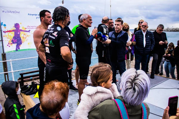 Limasol, Kıbrıs - 18 Aralık 2021 Gençlik Kanser Günü, Limasol 'da çocuklara ve kanserden etkilenen ailelerine yardım etmek amacıyla düzenlenen yardım ve spor etkinliği.