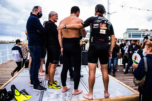 Limasol, Kıbrıs - 18 Aralık 2021 Gençlik Kanser Günü, Limasol 'da çocuklara ve kanserden etkilenen ailelerine yardım etmek amacıyla düzenlenen yardım ve spor etkinliği.