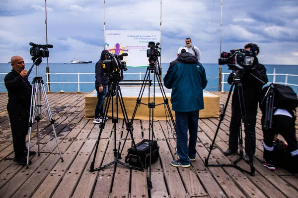 Limasol, Kıbrıs - 18 Aralık 2021 Gençlik Kanser Günü, Limasol 'da çocuklara ve kanserden etkilenen ailelerine yardım etmek amacıyla düzenlenen yardım ve spor etkinliği.