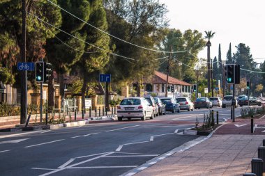 Lefkoşe, Kıbrıs - 24 Aralık 2021 Lefkoşe 'nin göbeğindeki Cityscape, Kıbrıs Rum Kesimi' nin Avrupa kesimi, binaların mimarisi ve başkent eski şehrin sokakları