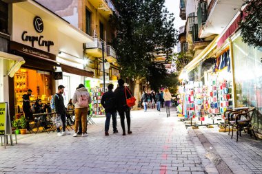 Lefkoşe, Kıbrıs - 24 Aralık 2021 Lefkoşe 'nin göbeğindeki Cityscape, Kıbrıs Rum Kesimi' nin Avrupa kesimi, binaların mimarisi ve başkent eski şehrin sokakları