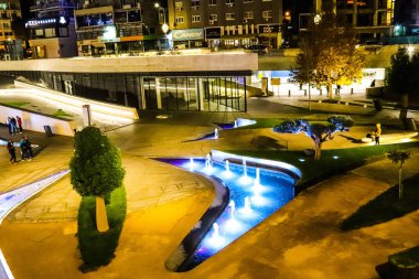 Lefkoşe, Kıbrıs - 24 Aralık 2021 Lefkoşe 'nin göbeğindeki Cityscape, Kıbrıs Rum Kesimi' nin Avrupa kesimi, binaların mimarisi ve başkent eski şehrin sokakları