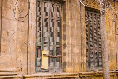 Lefkoşe, Kıbrıs - Kıbrıs Rum Kesimi 'nin koronavirüs salgını sırasında bölünmüş Lefkoşe kentindeki Birleşmiş Milletler Barış Gücü tarafından kontrol edilen 25 Aralık 2021