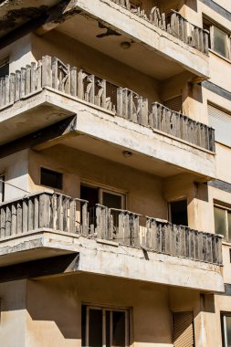 Varosha, Kuzey Kıbrıs - 06 Ocak 2022 Varosha, 1972 'de kurulan bir sahil beldesi, 1974' teki Türk askeri müdahalesi sonrasında sakinleri tarafından terk edilmiş hayalet bir kasaba haline geldi.